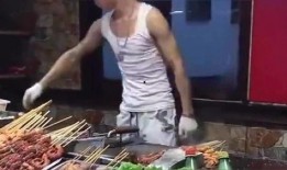 冲哥爆料烧烤视频,烧烤美食背后的秘密大公开！